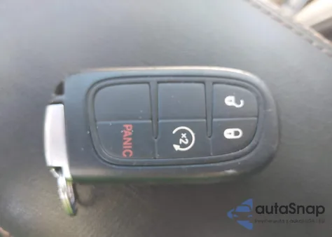 2015 Jeep Cherokee Limited z USA, uszkodzony, nr VIN 1C4PJLDB7FW701567